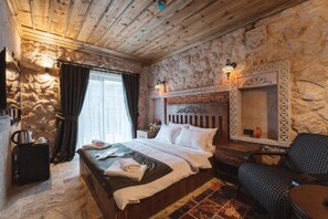 Superior-Doppelzimmer, Blick auf den Weinberg | Zimmersafe, schallisolierte Zimmer, Bügeleisen/Bügelbrett