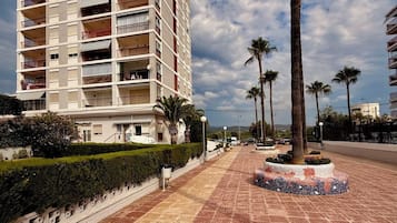 Apartamento, 2 quartos, para fumantes, sacada | Fachada