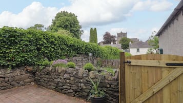 Cottage | Property grounds