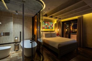 Suite, Balcony | Bathroom | Slippers - PYNT HOTEL 8 (Phu Tho Hoa)