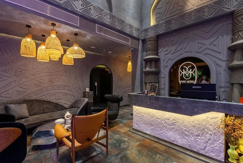 PYNT HOTEL 8
