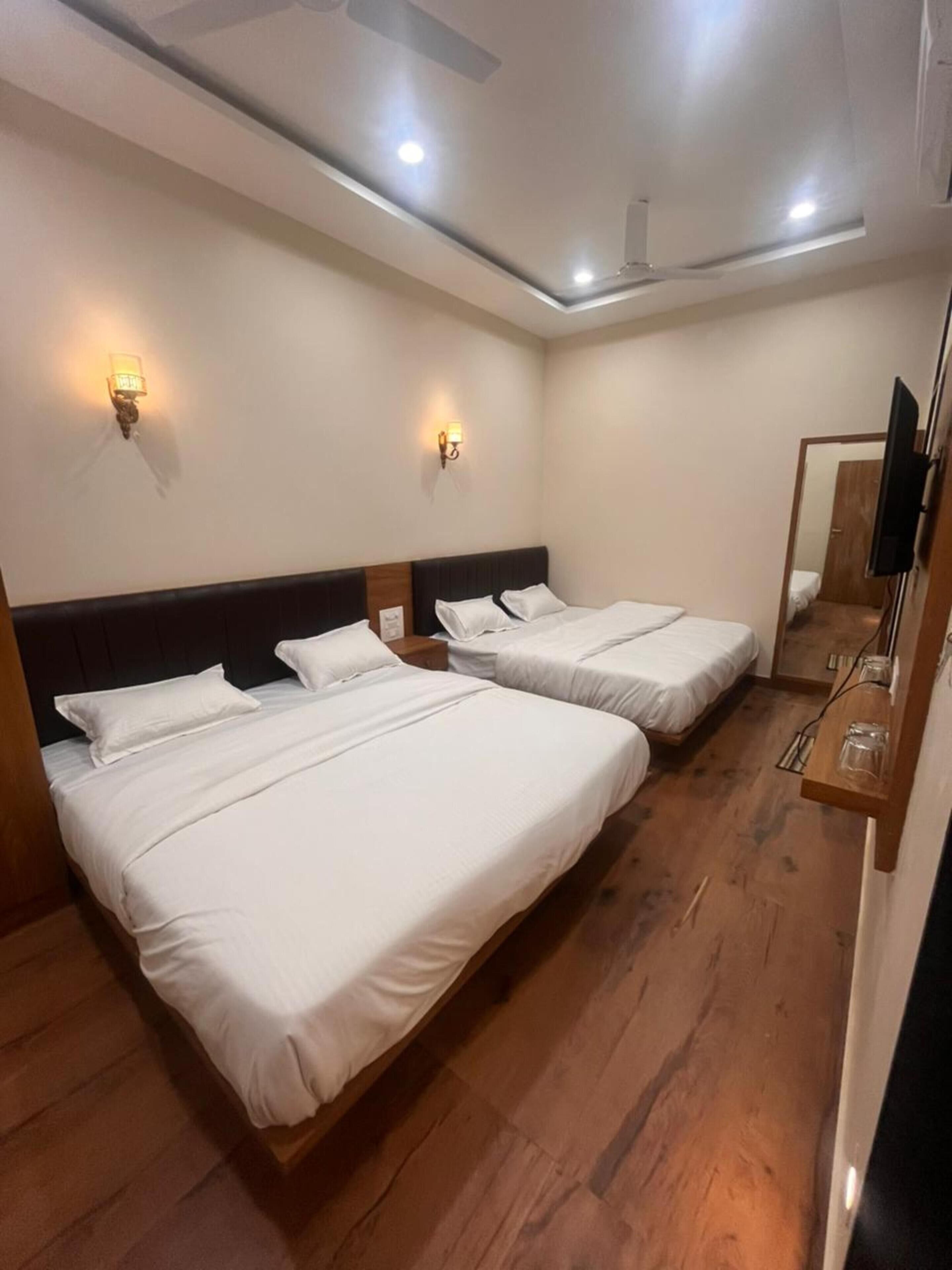 Rollaway beds, free WiFi, bed sheets