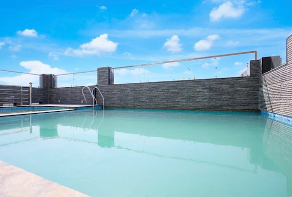 Indoor pool - Hotel Rama Krishna (Udaipur)