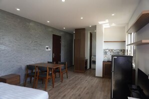 Dining - LaLa Apartment and Hotel (ngu hanh son)