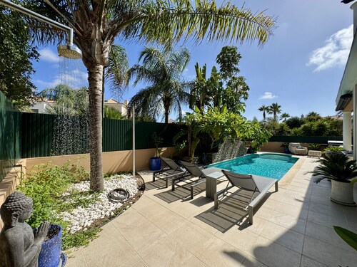 Algarve Stunning Villa by Homing