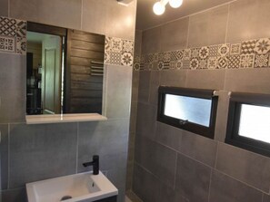 Bathroom - Cozy chalet with AC - 2 guests (Noves)