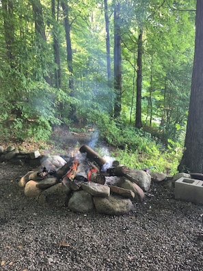 Property grounds - Woodsy campground lake trails
Pool, Hot tub, showers play ground beach fire pit (Bliss)
