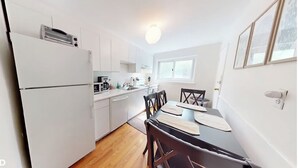Private kitchen - Sunlit 2BR with In-Unit Laundry (Brookline)