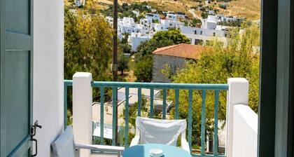 Hotel Elena -sunny Seaside Balcony Suite in Skyros