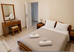 House | 1 bedroom, Internet - Hotel Elena - Cozy Seaside Double Suite in Skyros (Skiros)