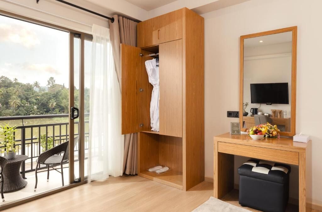 Habitación doble, balcón, vistas al río | Interior