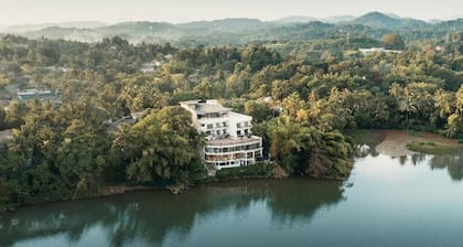 Royal Avenue Kandy