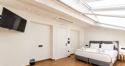 Morus Acropolis Urban Suites