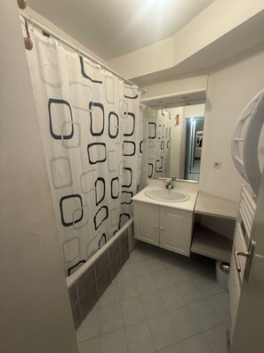 Appartamento Deluxe, vista giardino | Bagno