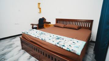 In-room safe, soundproofing, free WiFi