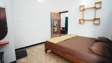In-room safe, soundproofing, free WiFi