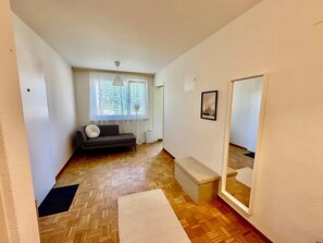 Interior - Spacious Apartment- Zurich Airport- Parking (Dietlikon)