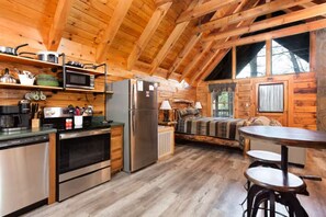 Suite - Location Hot Tub Privacy Fireplace Common Pool (Gatlinburg)