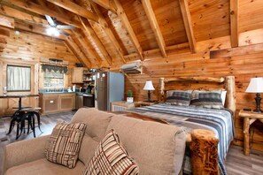 Suite - Location Hot Tub Privacy Fireplace Common Pool (Gatlinburg)