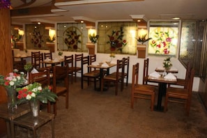 Dining - Hor Moheb Hotel (Giza)