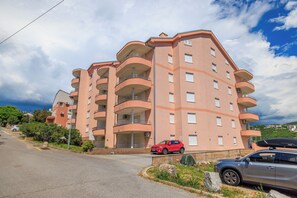 Exterior - Modern top floor apartment with sea view in Crikvenica (Crikvenica)