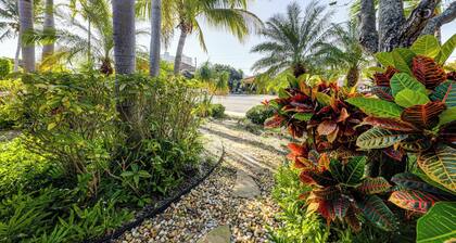 1 Block to Beach! Pompano Apt w/ Pool Access