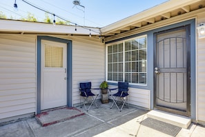 Interior - Wfh-friendly Retreat w/ Office Near Silicon Valley (Hayward)