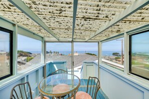 Apartment (1 Bedroom) | Interior - Walk to Moonstone Beach! PCH Getaway (Cambria)