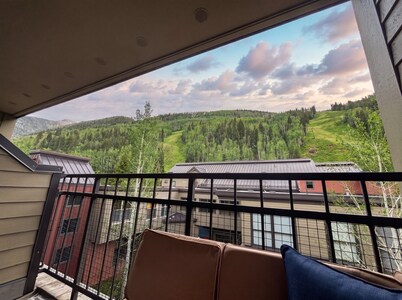 Slopeside Telluride Studio: Balcony Views of Chair 7 & Walk to Town