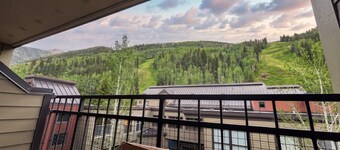 Slopeside Telluride Studio: Balcony Views of Chair 7 & Walk to Town