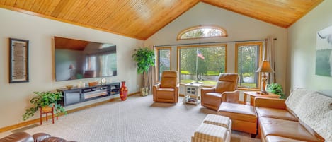 House (3 Bedrooms) | Interior