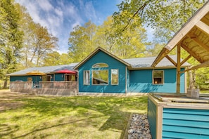 House (3 Bedrooms) | Interior - 40-acre Waterfront Retreat on the White River! (Hesperia)