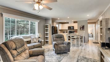 House (2 Bedrooms) | Front of property