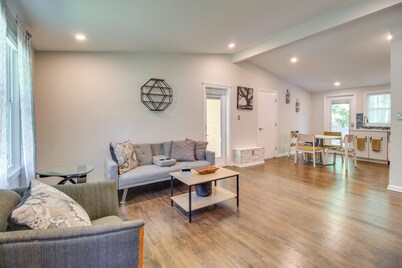 3 Mi to The Battery! Home w/ Spacious Backyard