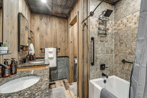 House (2 Bedrooms) | Bahagian dalam