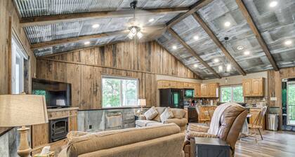 Sunset Climb & Hike: Red River Gorge Cabin w/ Deck