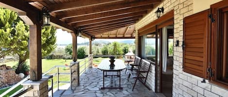 Villa, 4 chambres | Terrasse/patio