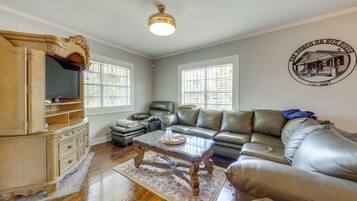 House (3 Bedrooms) | Front of property