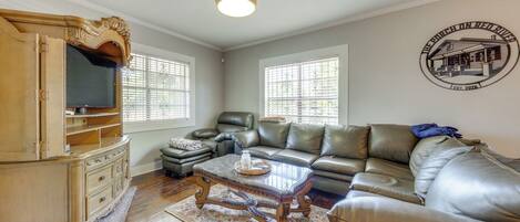 House (3 Bedrooms) | Front of property