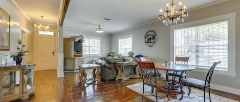 House (3 Bedrooms) | Interior