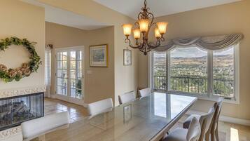 Rumah (4 Bedrooms) | Interior