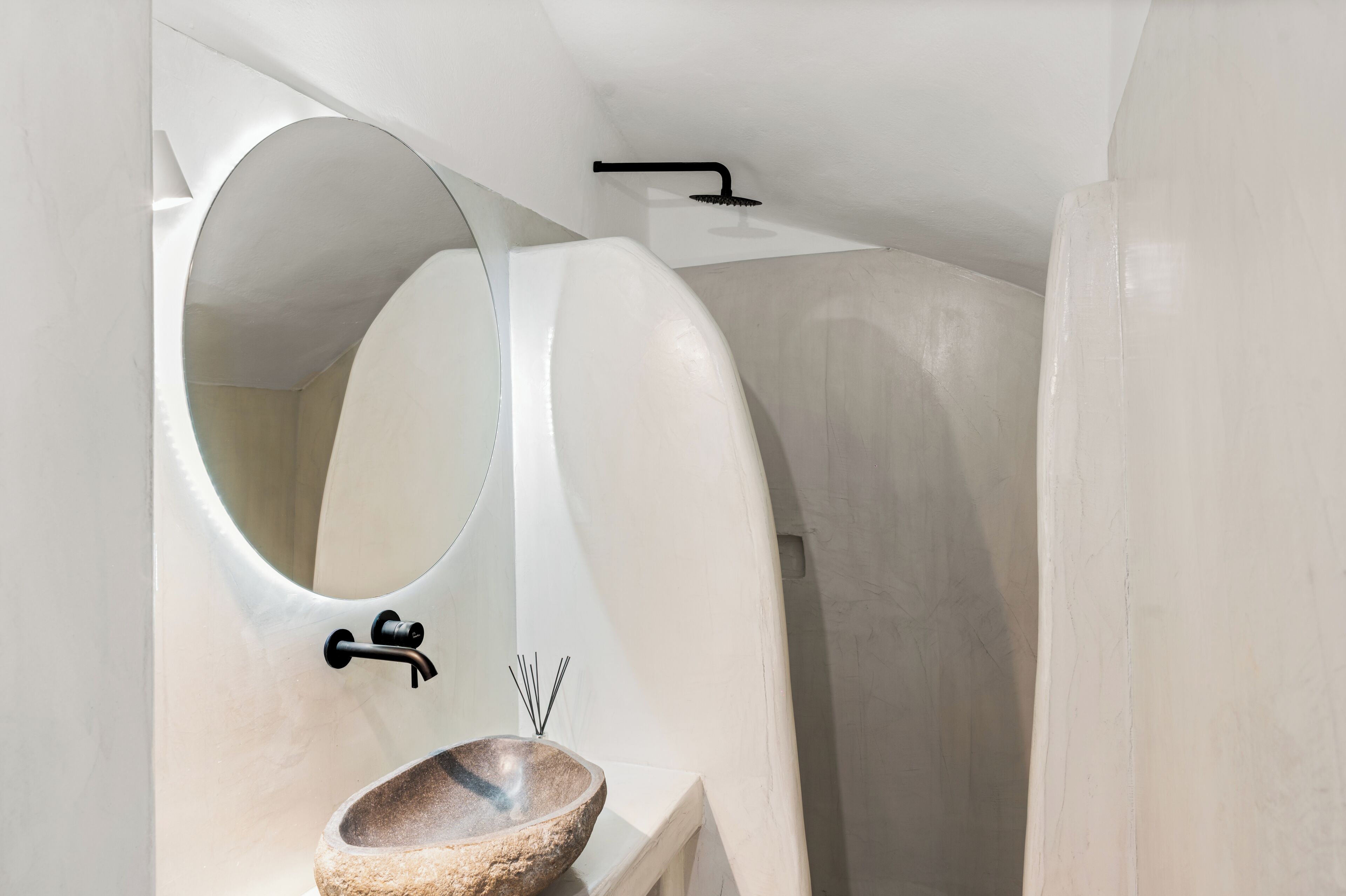 Shower, free toiletries, hair dryer, slippers