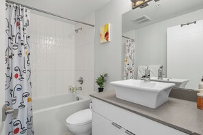 Bathroom - 2 Bed, 2 Bath Condo in the Heart of Downtown Calgary Near Saddledome & Stampede (Calgary)