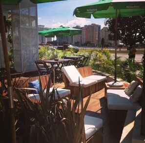 Outdoor dining - Planalto Bittar Hotel (Brasília)