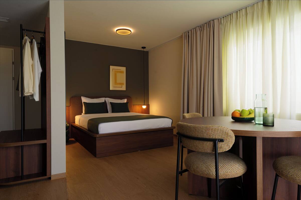 Superior Apartment | Minibar, in-room safe, desk, laptop workspace