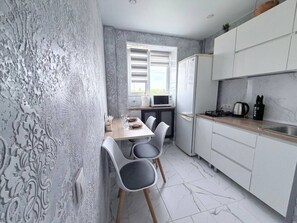 Private kitchen - PaulMarie Apartment on Internationalnaya (Bobruisk)