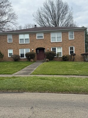 Exterior - Perfect 2-bedroom apartment with central AC in quiet neighborhood (Niles)