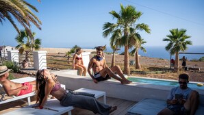 Outdoor pool - The Treehouse Surf Camp (Hoya Grande)