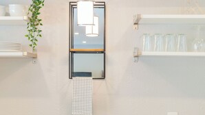 Unclassified image, 4 of 43, button - 4 bedroom Home Near KU | 71 (Kansas City)