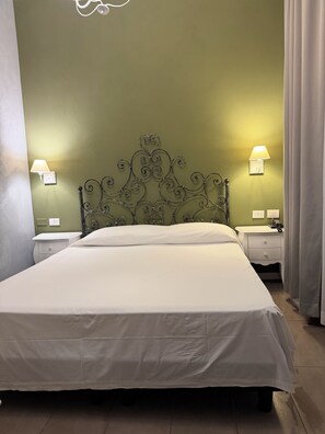 Habitación cuádruple familiar | Escritorio y wifi gratis